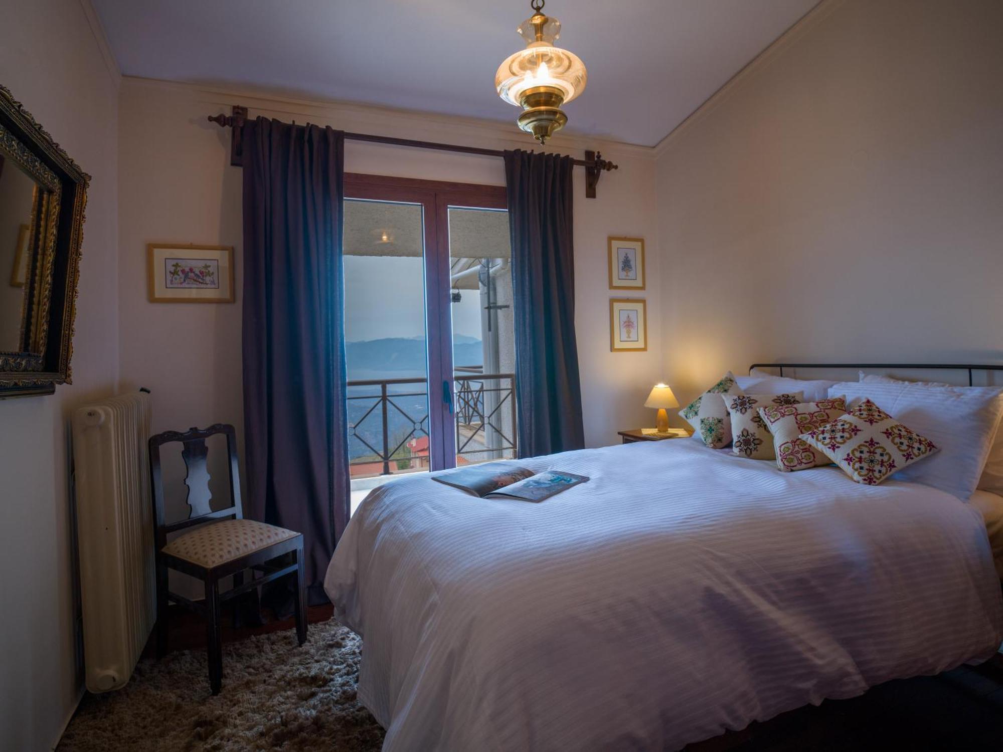 Traditional Luxury Villa Armonia Aigio Exterior photo